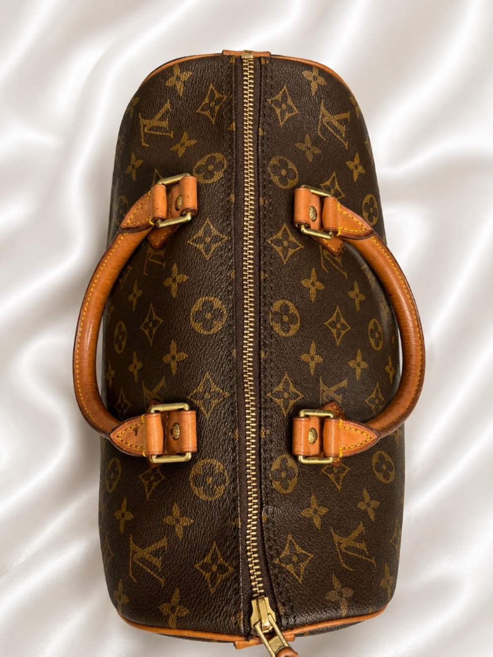 Louis Vuitton Speedy 30 Monogram Handbag - Picture 6 of 16